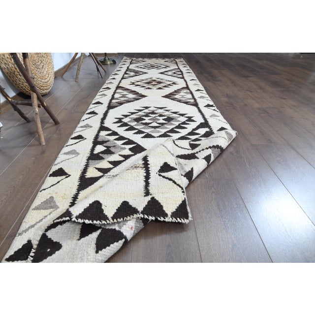 1970s 1970s Vintage Turkish Oushak Handmade Wool Cotton Beige Runner Rug For Sale - Image 5 of 11