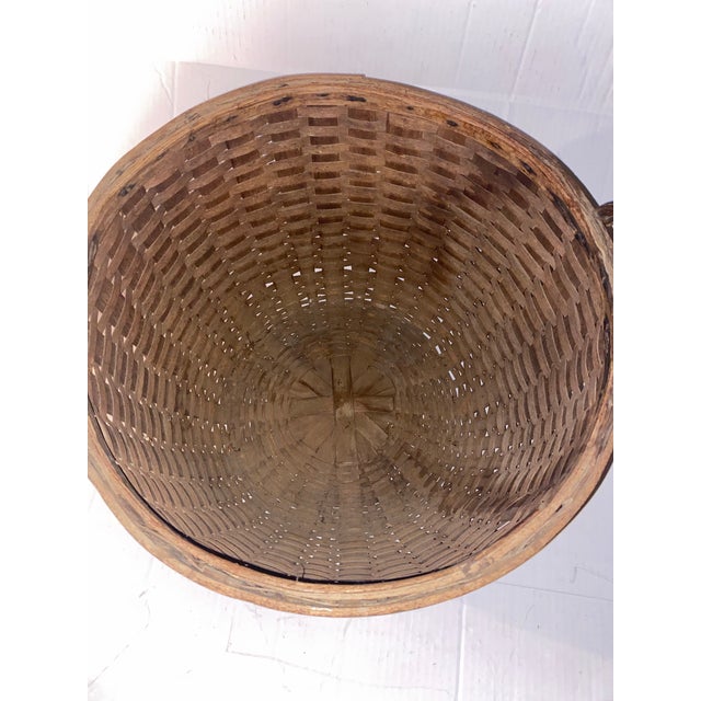 Late 18th Century 19th-Century Antique Splint Wood Round Basket With Handles For Sale - Image 5 of 9