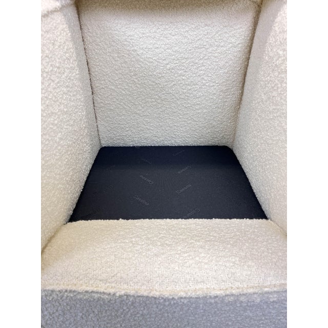 Mid-Century Modern LC2 Chair in Bouclé by Le Corbusier and Charlotte Perriand for Cassina For Sale - Image 3 of 9