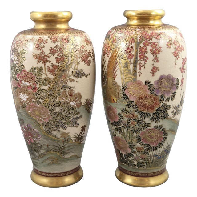 Japanese Early Showa Satsuma Vases by Manpei, Kobe, 1930s, Set of 2 For Sale