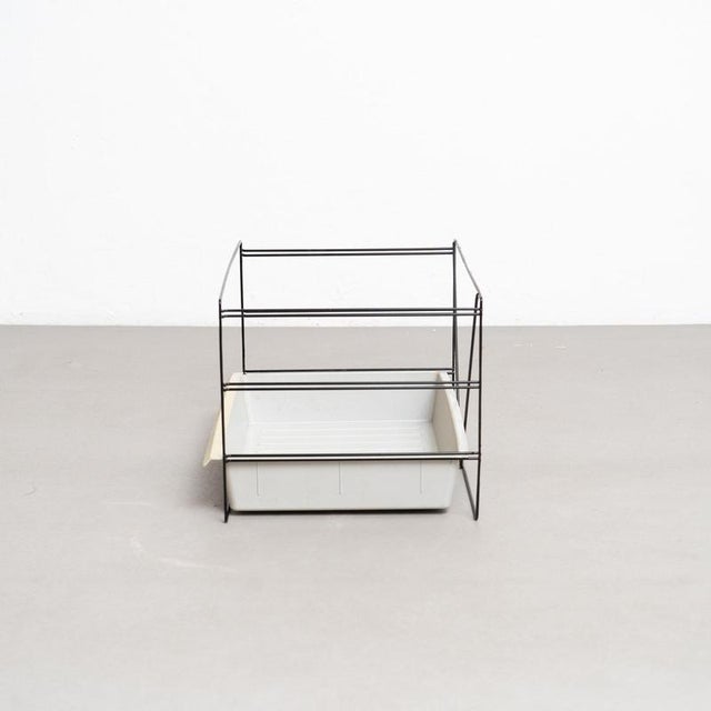 Mid-Century Modern Metal and Plastic File Rack attributed to Charlotte Perriand, 1950s For Sale - Image 6 of 17
