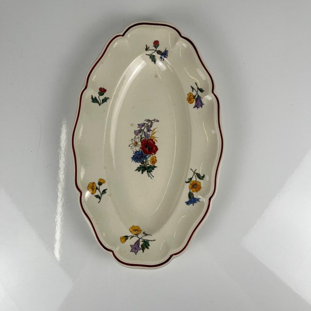 Oval "Agreste" platter, Sarreguemines, 20th century. Dimensions: Diameter: 38 x 26 cm Height: 3 cm Good overall condition....