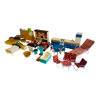 Mid-Century Pupoenhaus Egg Dish, 1950s, Set of 100 For Sale