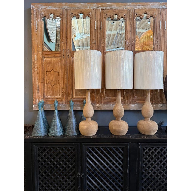 Contemporary Hourglass Natural Wood Table Lamp For Sale - Image 3 of 4