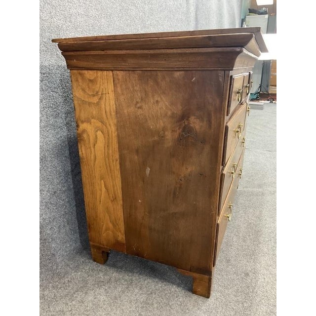 Wood 18th Century George III English Provincial Seven Drawer Chest | Antique Oak & Fruitwood Bachelor's Dresser For Sale - Image 7 of 9