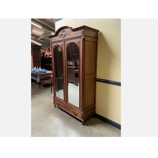 1910s Antique Wardrobe in Walnut, 1910 For Sale - Image 5 of 10