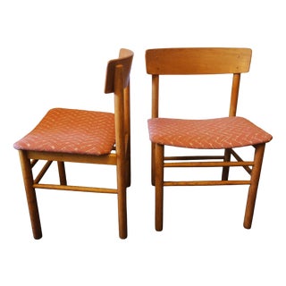 Mid-Century J39 Shaker Chairs in Elm by Børge Mogensen for Farstrup Møbler, 1950s, Set of 2 For Sale
