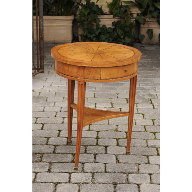 French Napoleon III 1860s Walnut Guéridon Side Table with Radiating Veneer For Sale - Image 10 of 12