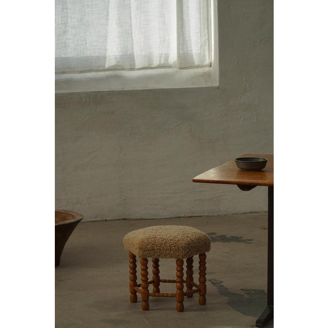 Wood Mid-Century Modern Hexagon Oak Stool with Lambswool Seat and Bobbin Legs, 1950s For Sale - Image 7 of 12