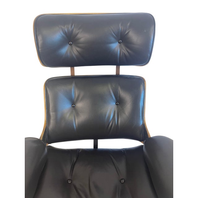 Mid-Century Modern Mid 20th Century Walnut and Black Leather Lounge Chair Ottoman Attributed to PLycraft For Sale - Image 3 of 18