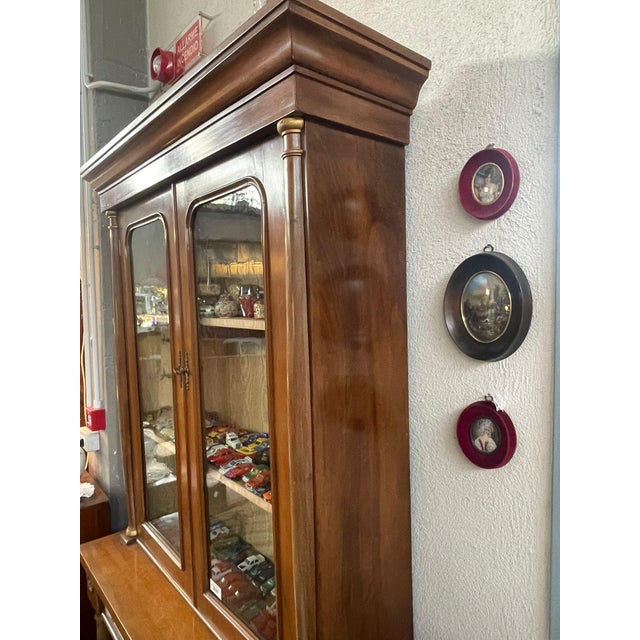 Traditional Vintage Empire-Style Display Cabinet in Wood with Bronze Decorations, 1960s For Sale - Image 3 of 17