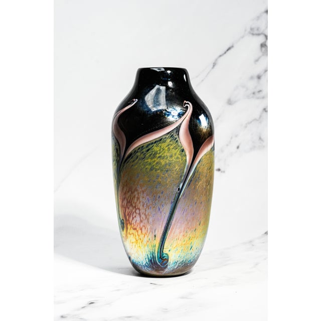 Large Steven Bradshaw Studio Vintage Glass Vase Signed 1983 American Art Glass Sculpture Iridescent Sculptural Home Accent Decor For Sale - Image 10 of 15