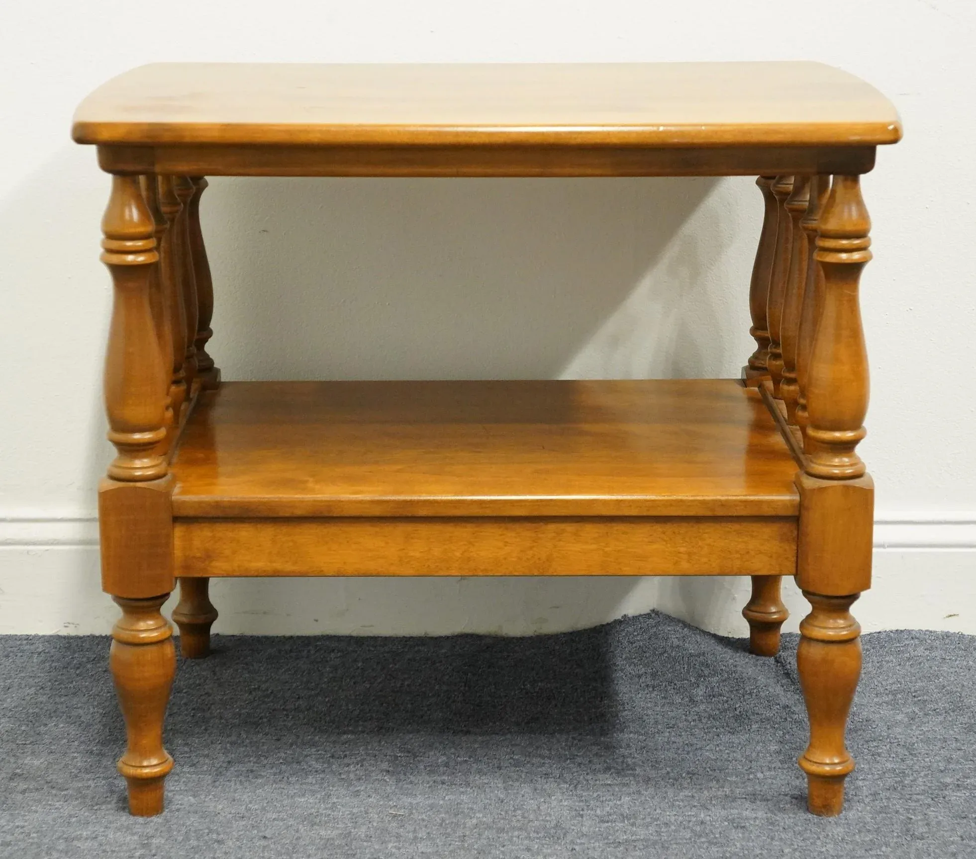 Ethan Allen Heirloom Nutmeg Maple Colonial Early American 27