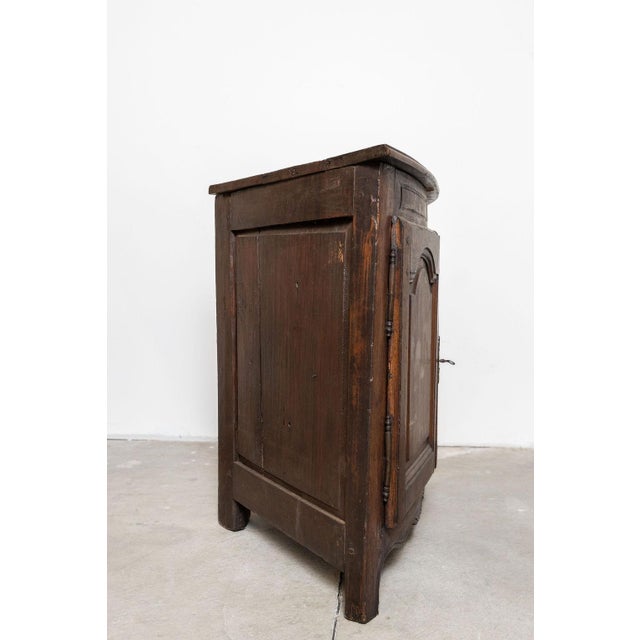 18th Century French Provincial Louis XV Corner Cabinet For Sale - Image 13 of 18
