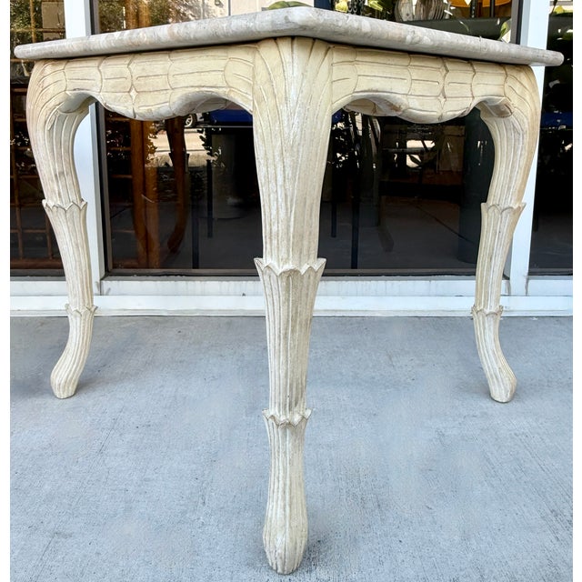 1980s Pair of French Provincial-Style Side Tables With Marble Tops and Carved Wooden Legs For Sale - Image 5 of 7