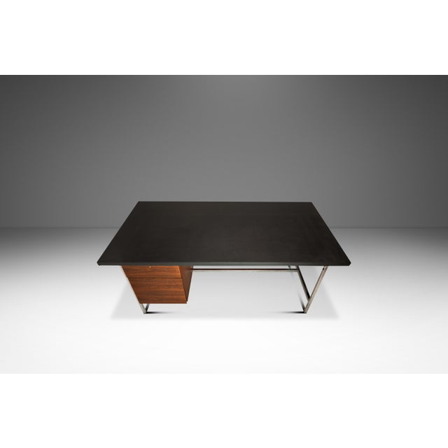 Mid-Century Modern Executive Desk in Walnut & Chrome W/ Leather Top by Florence Knoll for Knoll Associates, Usa, C. 1960s For Sale In Orlando - Image 6 of 18