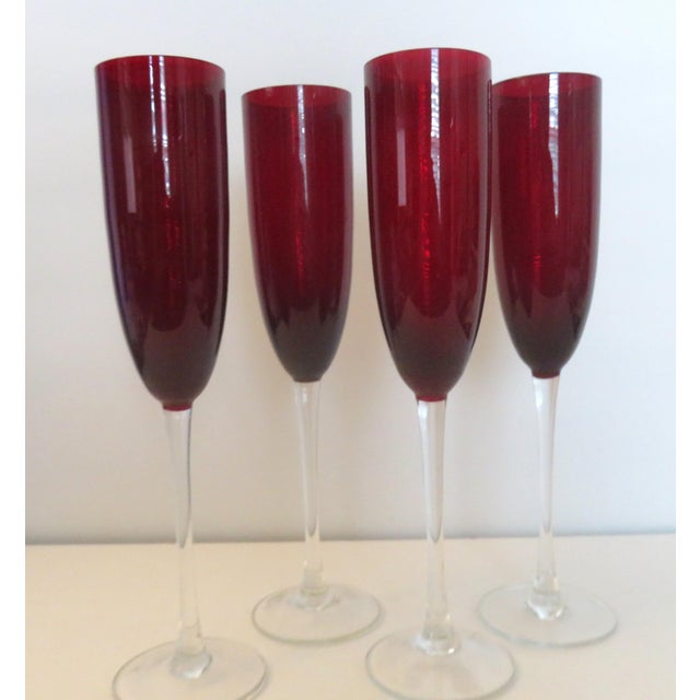 Hollywood Regency 1990s Lenox Holiday Gems Ruby Red Crystal Blown Glass Champagne Flutes- Set of 4 For Sale - Image 3 of 5