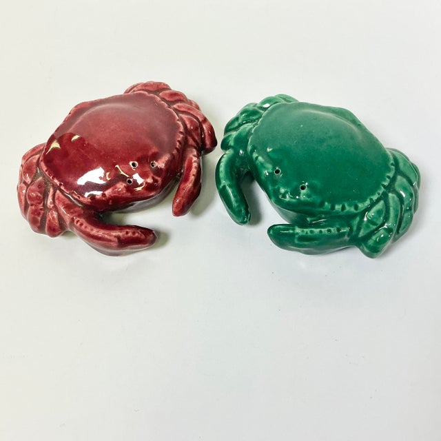 1950s Vintage Boho Chic Coastal Trumpe L’Oeil Style Crab Salt & Pepper Shakers - A Pair For Sale - Image 6 of 11