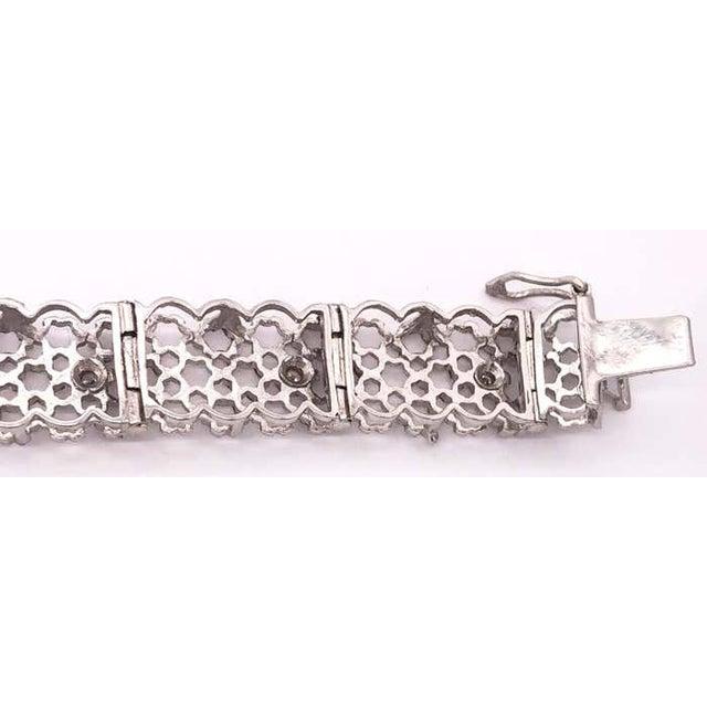 14 Karat White Gold Contemporary Bracelet With Round Diamonds For Sale - Image 4 of 10