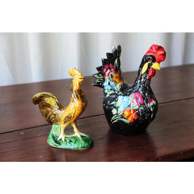 Ceramic Portuguese Vintage Rooster and a Chicken Figurines - a Pair For Sale - Image 7 of 13