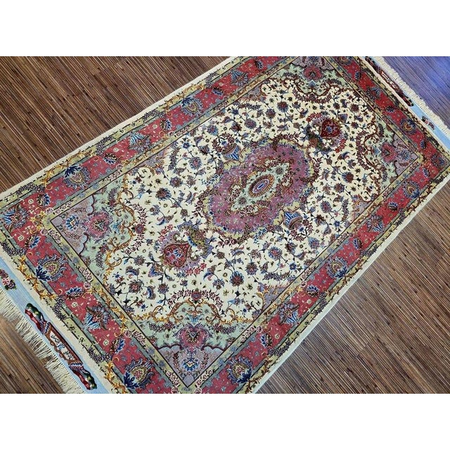 Hand-knotted Tabriz Oriental rug | Knot density: 70 Raj (approx. 1.000.000 / m²) | Material: Cork wool & silk on silk |...