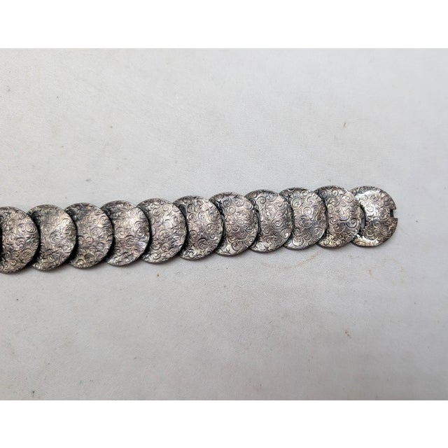 Napier Vintage 1950s Signed Napier Silvertone Etched Stars & Clouds Round Link Bracelet For Sale - Image 4 of 9