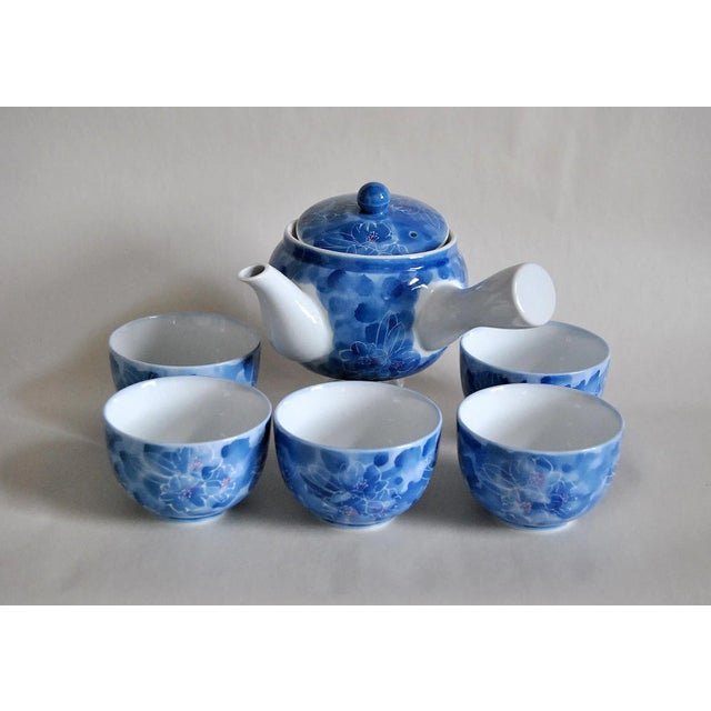 Fukagawa Porcelain is a well-established manufacturer of Arita, Japan porcelain since 1894. In 1910, it became the...