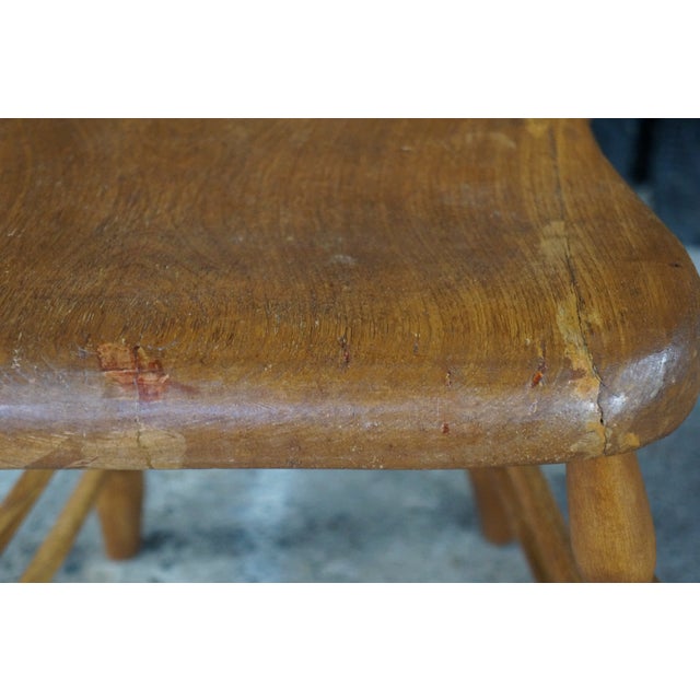 Late 19th Century 2 Antique 19th Century Colonial Windsor Thumb Back Maple Side End Chairs Pair For Sale - Image 5 of 18