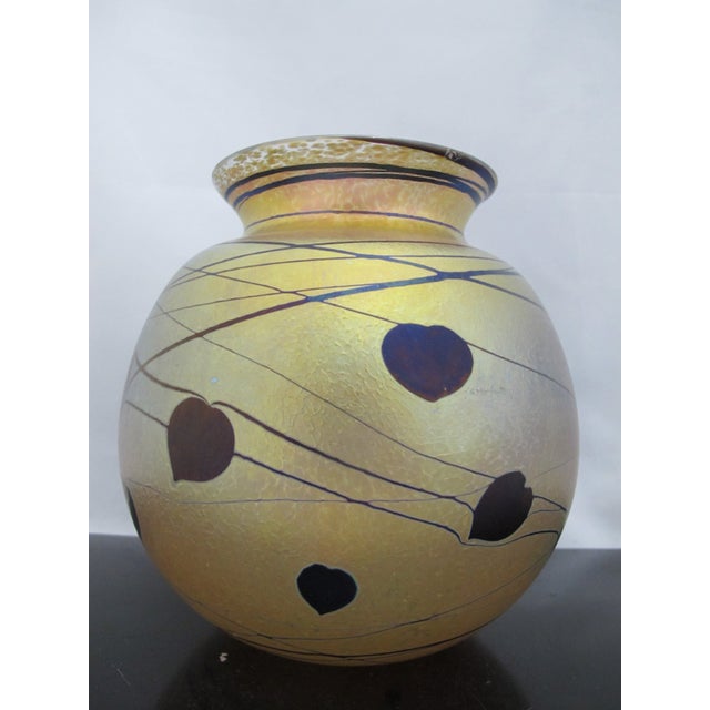 Abstract Donald Carlson Iridescent Gold Luster Vine & Heart Leaf Art Glass Vase For Sale - Image 3 of 12