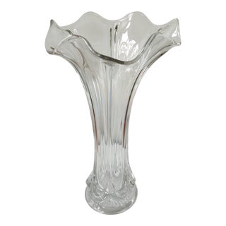 Mid-Century Modern Clear Glass Trumpet Vase With Ruffled Rim, 11”-1/2 For Sale