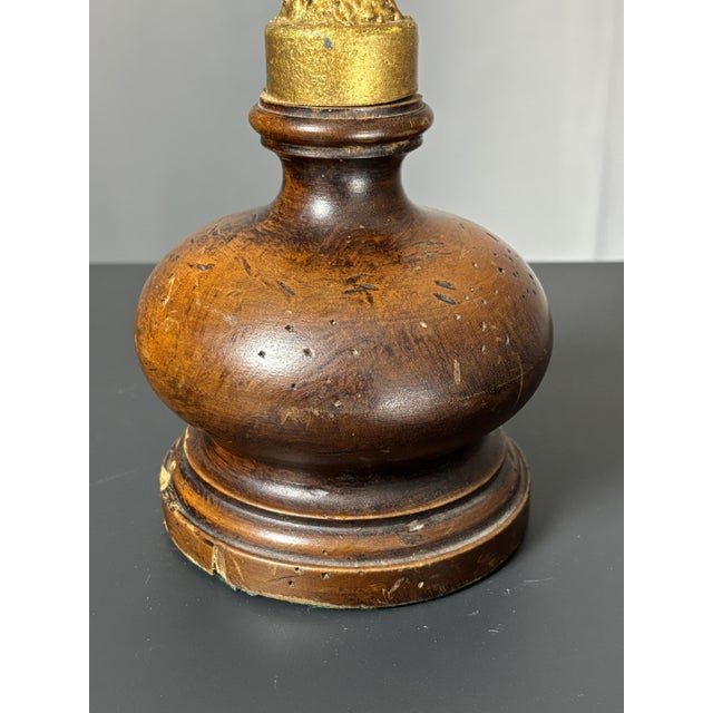 Mid-Century Hollywood Regency Italian Gilt Tole Four-Light Tulip Table Lamp on Turned Wood Base, 1960s For Sale - Image 16 of 17