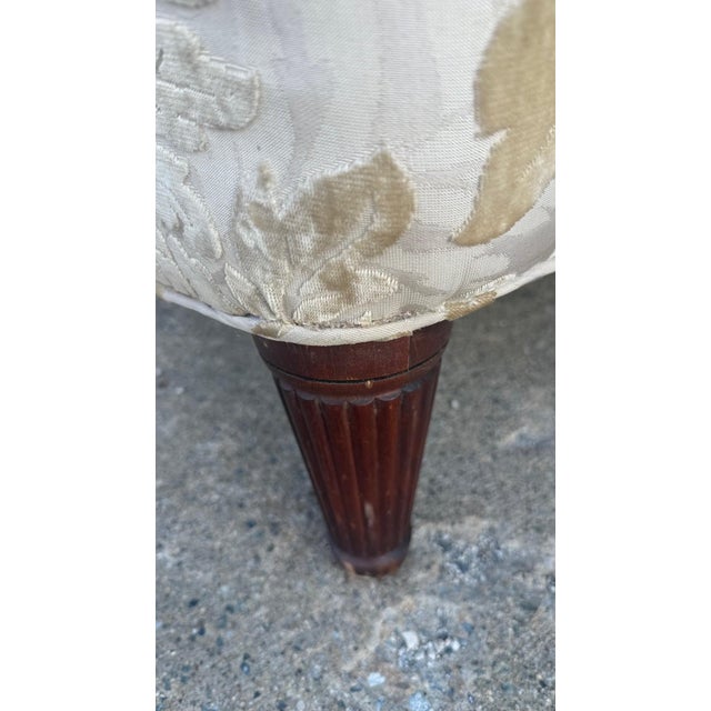 1990s English Rolled-Arm Sofa in the Style of George Smith For Sale - Image 14 of 14