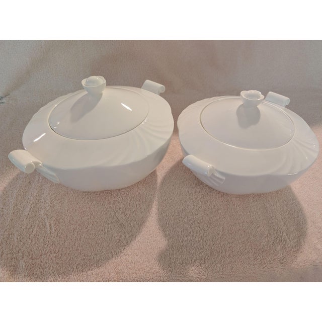 1980s Villeroy & Boch "Arco Weiss" 2.5 Qt Covered Vegetable/Tureen For Sale - Image 16 of 17