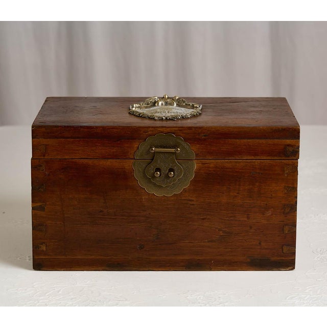 Huge C. 1910 Antique English Oak & Silver Plate Keepsake Box With Plaque For Sale In San Francisco - Image 6 of 9