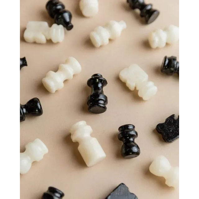 Vintage Black and Cream Marble Chess Board with Carved Pieces, Italy, 1960s, Set of 33 For Sale - Image 4 of 11