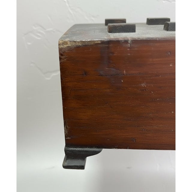 Early 20th Century Georgian Revival Walnut Dressing Mirror With Drawers For Sale In Greensboro - Image 6 of 8