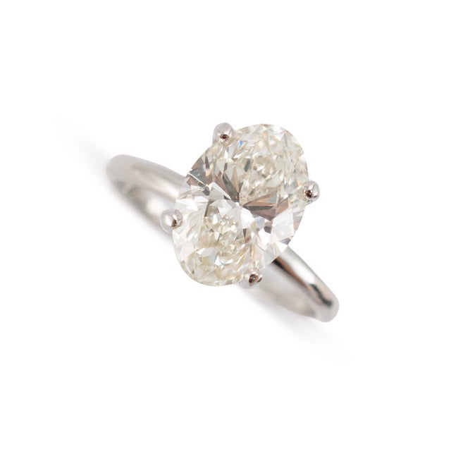 Gender: Ladies Metal Type: 14K White Gold Ring Size: 6.5 Thick: 2.00 mm Weight: 3.43 grams Ladies 14K white gold, diamond...