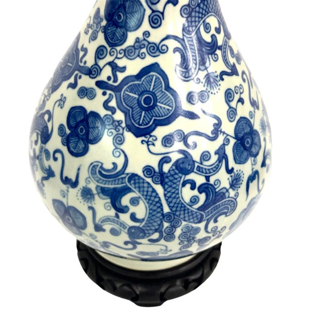 1970s Chinoiserie Blue White Porcelain Vase on Wooden Base For Sale - Image 5 of 6
