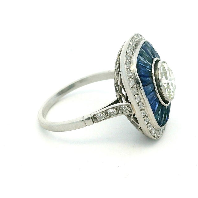 Art Deco Art Deco Platinum 1 Carat Diamond Calibré Sapphire Target Ring, Size 6.75 For Sale - Image 3 of 14