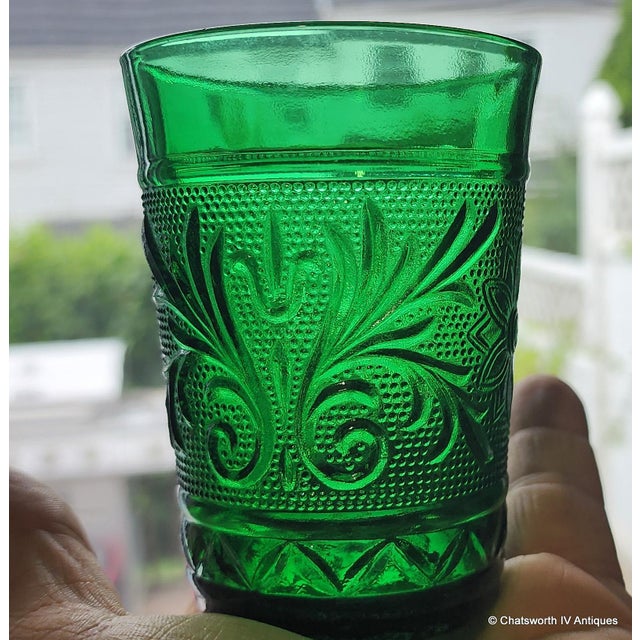 Glass 6 Mid Century Forest Green Glass Sandwich Pattern Juice Tumblers W/ Saucers ~ Anchor Hocking For Sale - Image 7 of 10