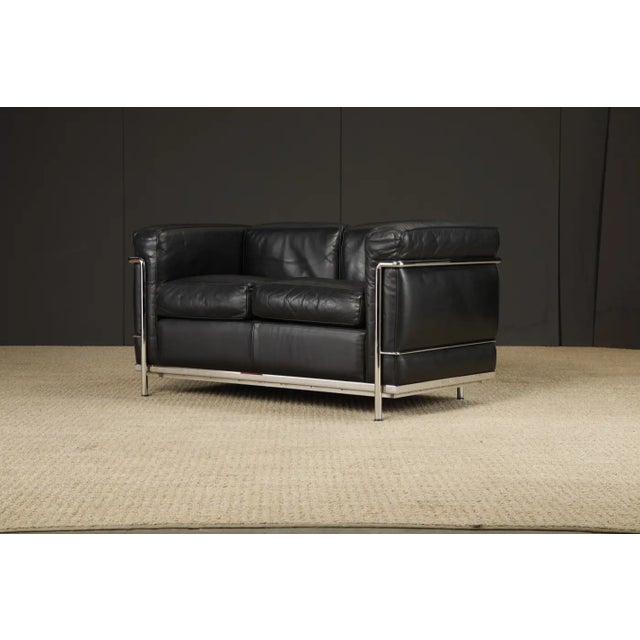 'Lc2' Black Leather Settee Sofa Loveseat by Le Corbusier for Cassina, Signed For Sale - Image 10 of 18