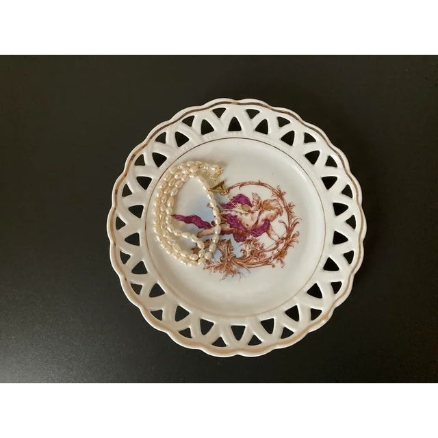 English Romantic Cherub Cupid Porcelain Plate With Lattice Margin and Gold Rim For Sale - Image 12 of 12