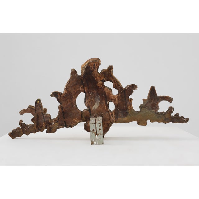 18th Century Louis XV Giltwood Ornament with Central Putto and C‑scrolls, 1800s For Sale - Image 6 of 12