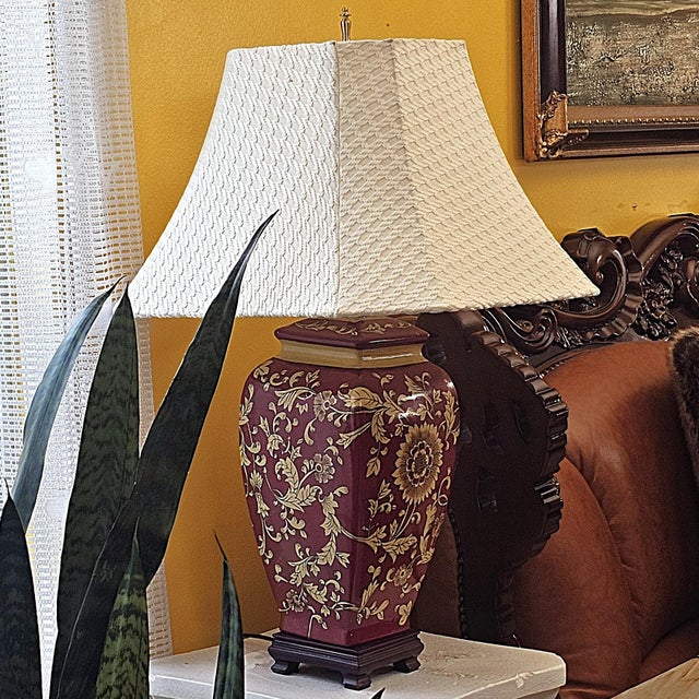 Vintage Chinoiserie Style Porcelain Table Lamp With Hand-Painted Floral Motif For Sale - Image 18 of 18