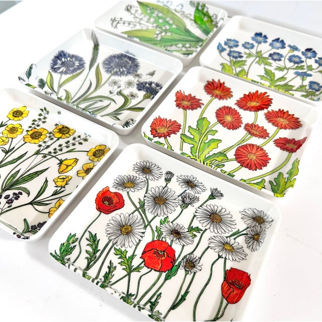 Traditional Vintage Italian Botanical Garden Trinket Trays, Spring Wildflower Catchalls – Set of 6 For Sale - Image 3 of 9