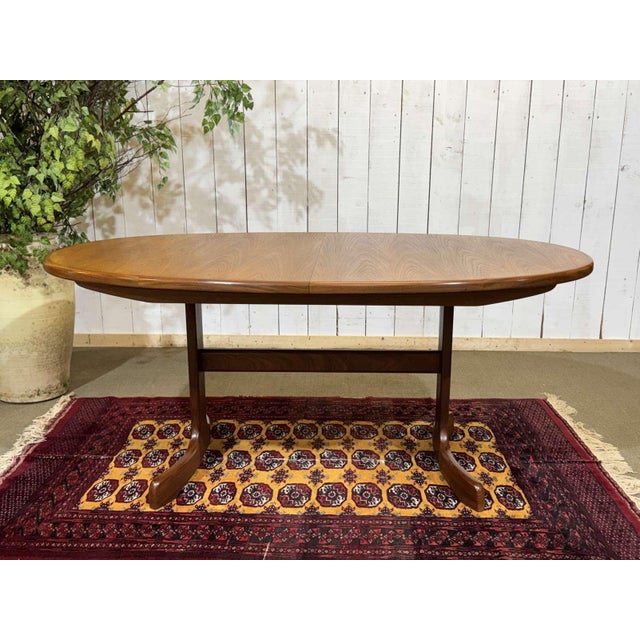 Oval Teak Table with a Butterfly Extension from G-Plan, 1970s For Sale - Image 3 of 18