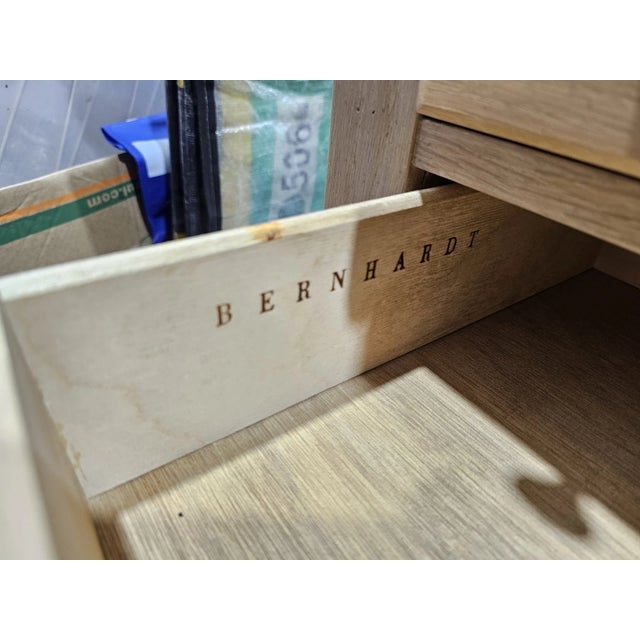 Bernhardt 1990s Bernhardt Oak 4-Drawer Bachelor's Chest Dresser With Stone Top For Sale - Image 4 of 13