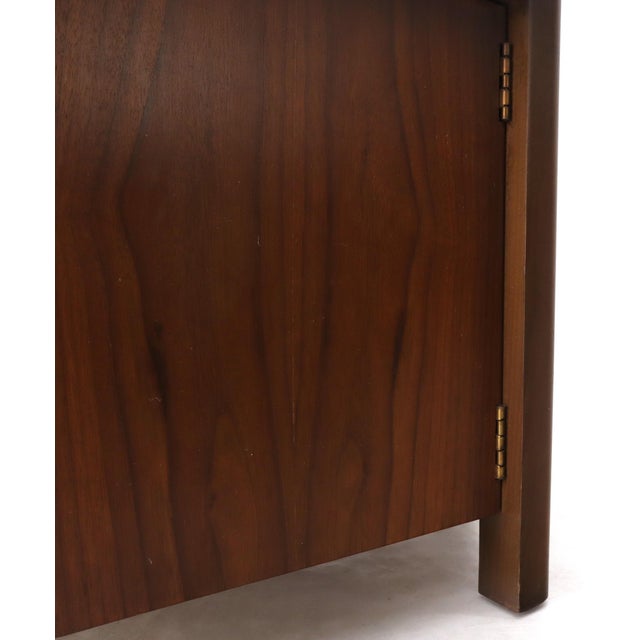 Lane Furniture Late 20th Century Pair of Hexagon Walnut End Side Tables w/ One Door Cabinets Storage Compartment For Sale - Image 4 of 17