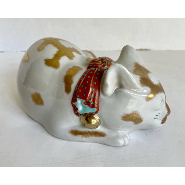 1910s Early 1900's Japanese Kutani Porcelain Sleeping Cat For Sale - Image 5 of 11