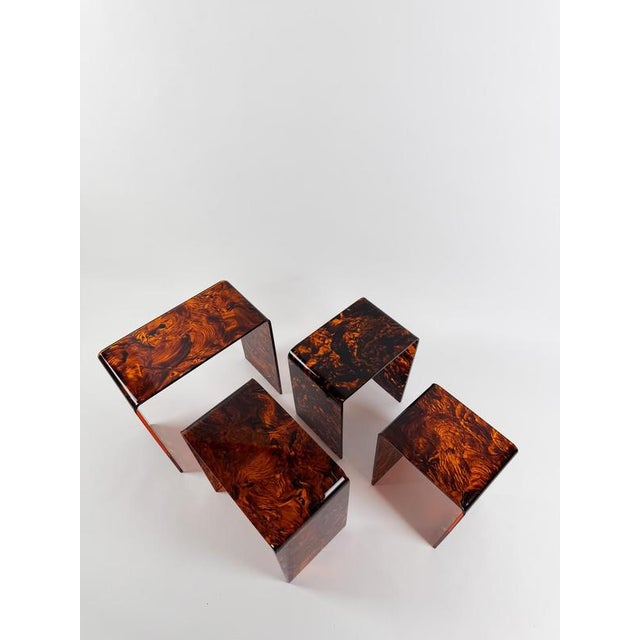 Curved Nesting Table in Faux Tortoiseshell Acrylic Glass attributed to Dior Home, 1970s, Set of 4 For Sale - Image 16 of 18